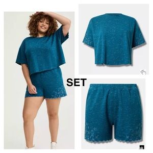 Torrid Drop-Shoulder Crew Tee & Pull-On High-Rise Short SET (14/16)